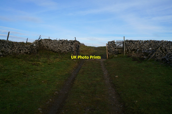 Photo 6"x4" Top Mere Road to Cam Head Kettlewell c2013 P2