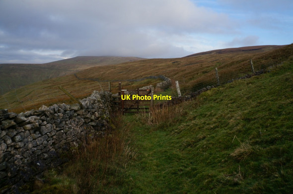 Photo 6"x4" Walking towards Starbotton Out  Moor Starbotton c2013