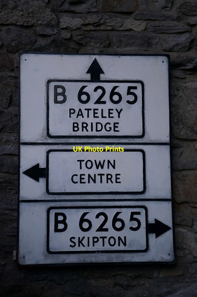 Photo 6"x4" Old road sign at Grassington Grassington c2013