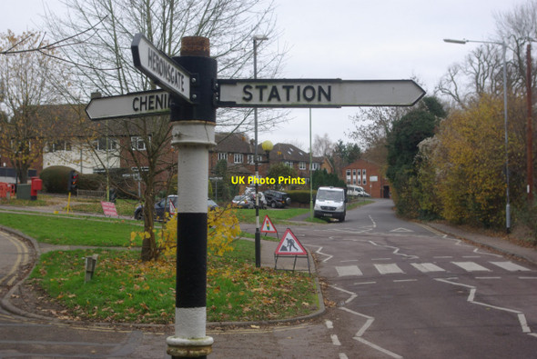 Photo 6"x4" Signpost in Chorleywood Chorleywood c2013