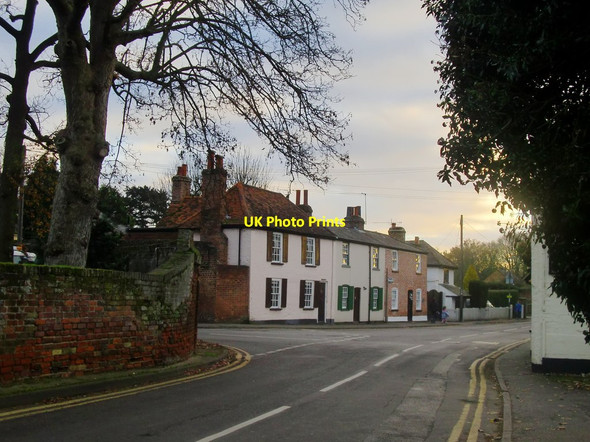 Photo 6"x4" Cottages in the Village Road, Thorpe Chertsey c2013