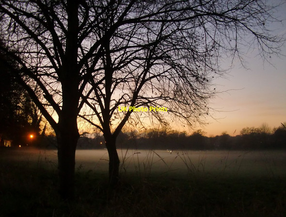 Photo 6"x4" Shallow mist across Cookham Moor (2) Cookham c2013