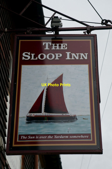Photo 6"x4" The Sloop Inn,  on  Waterside Road Barton-Upon-Humber c2013