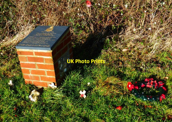 Photo 6"x4" Memorial on North Down Upwaltham c2013
