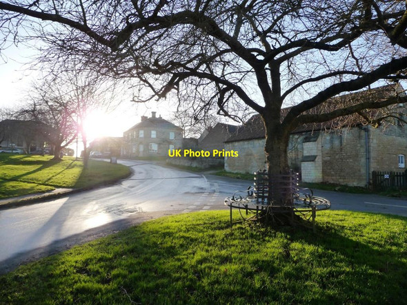 Photo 6"x4" Bench round a tree, Skillington Skillington c2013