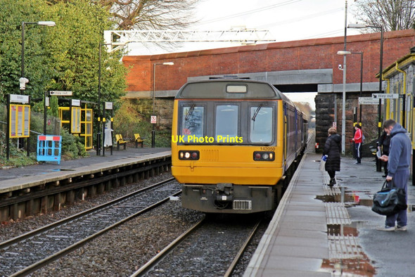 Photo 6"x4" Northern Rail Class 142, 142050, Eccleston Park railway station Prescot c2013