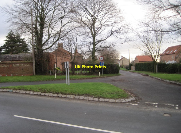 Photo 6"x4" Cattal, road junction Cattal c2013