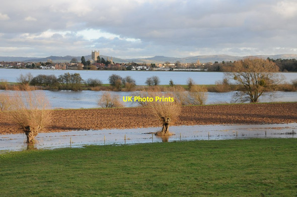 Photo 6"x4" Tewkesbury Abbey viewed across the flooded Ham Tewkesbury c2013