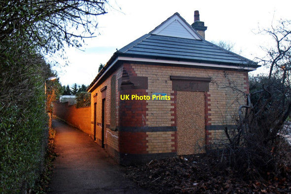 Photo 6"x4" Disused booking office, Heswall railway station Heswall c2014