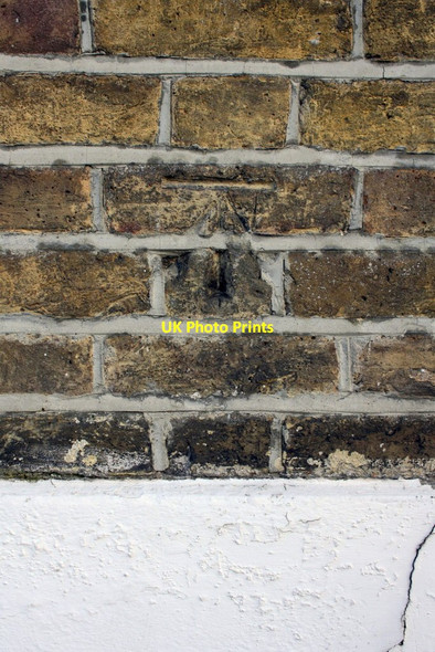 Photo 6"x4" Benchmark on #9 Sidmouth Street Reading c2014