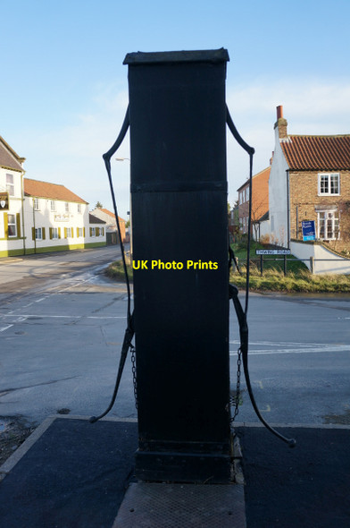 Photo 6"x4" The village water pump Burton Fleming Burton Fleming c2014