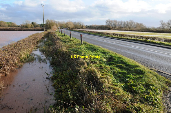 Photo 6"x4" The A4104 approaching Baughton Baughton c2013