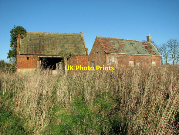 Photo 6"x4" Old byre and boarded-up house Hulver Street c2014