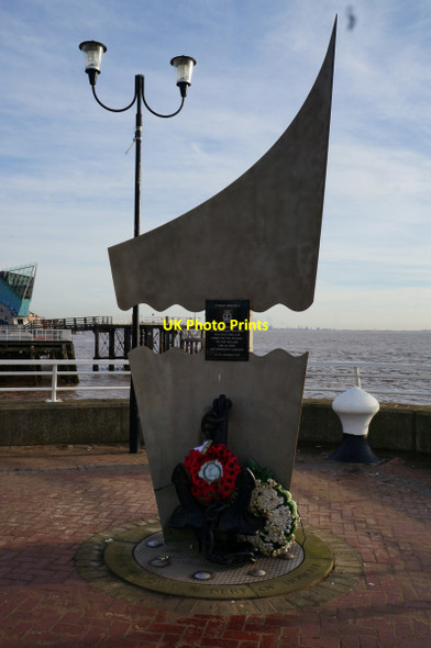 Photo 6"x4" The Naval Memorial, Minerva Pier, Hull Kingston upon Hull c2014