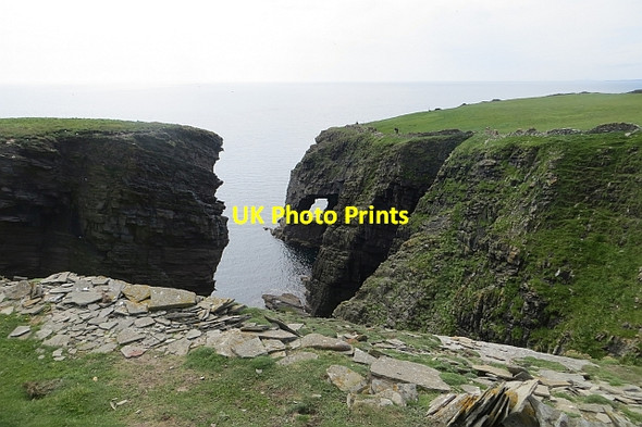 Photo 6"x4" Gap behind Holm of Noss Hill of Setter\/HU5439 c2013 P1