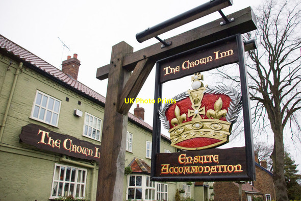 Photo 6"x4" Inn Sign - Roecliffe  Crown Inn Roecliffe c2012