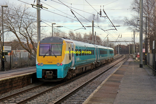 Photo 6"x4" Arriva Trains Wales Class 175, 175105, Newton-Le-Willows railway station Newton-Le-Willows\/SJ5895 c2014