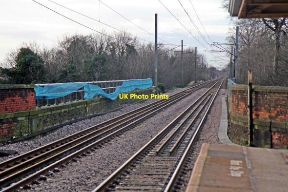 Photo 6"x4" Looking west, Newton-Le-Willows railway station Newton-Le-Willows\/SJ5895 c2014