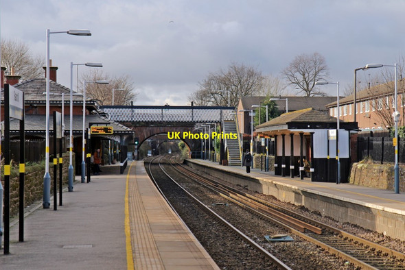 Photo 6"x4" Along the platform, Rainhill railway station Rainhill c2014