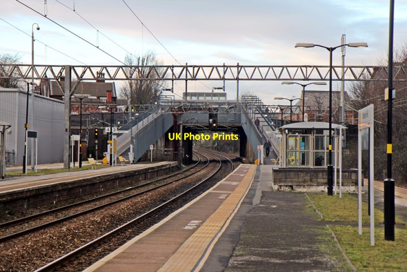 Photo 6"x4" Along platform 2, Mossley Hill railway station Calderstones c2014