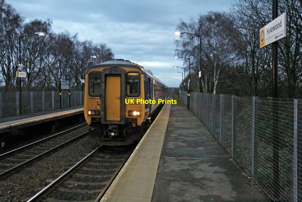 Photo 6"x4" Northern Rail Class 156, 156483, Halewood railway station Halewood c2014