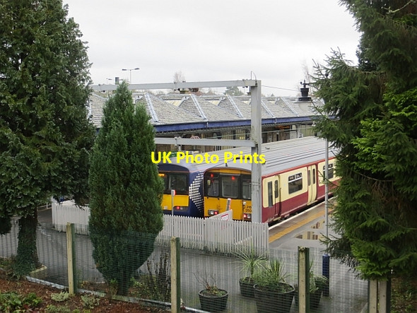 Photo 6"x4" Milngavie Railway Station Milngavie c2014