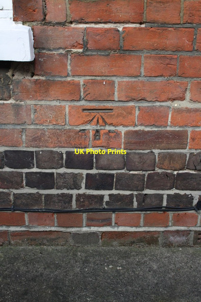 Photo 6"x4" Benchmark on #14 West Hill Reading c2014