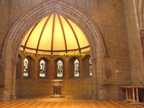 Photo 6"x4" St Thomas church - apse with font Clapham\/TQ2975 c2014