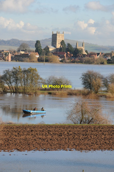 Photo 6"x4" Tewkesbury Abbey viewed across a flooded Severn Ham Tewkesbury c2014