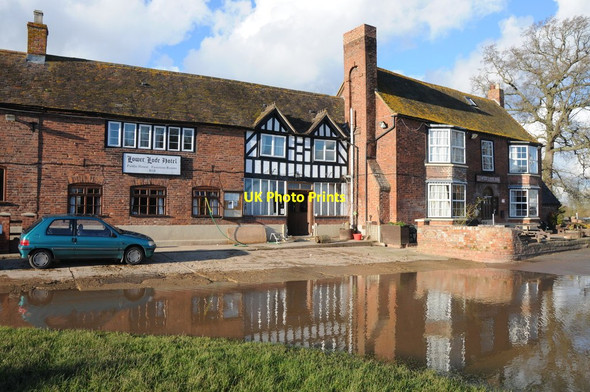 Photo 6"x4" Lower Lode Hotel Tewkesbury c2014