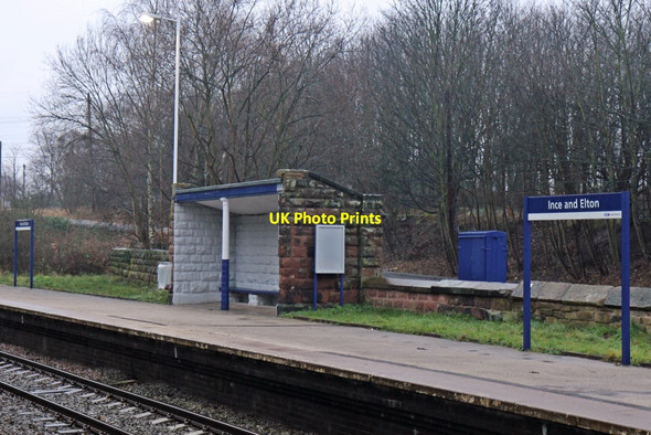 Photo 6"x4" Waiting shelter, Ince and Elton railway station Elton\/SJ4575 c2014