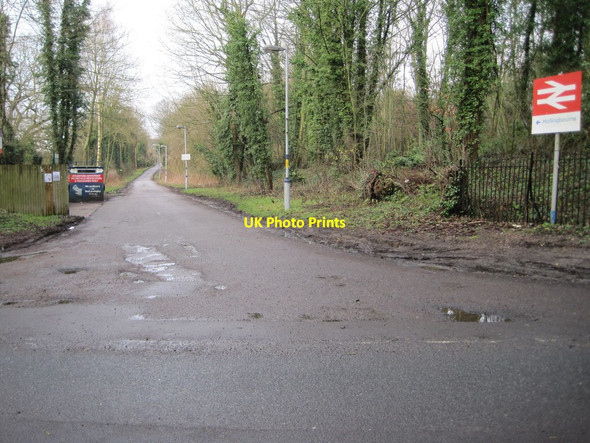 Photo 6"x4" The long approach road to Hollingbourne railway station Eyhorne Street c2014