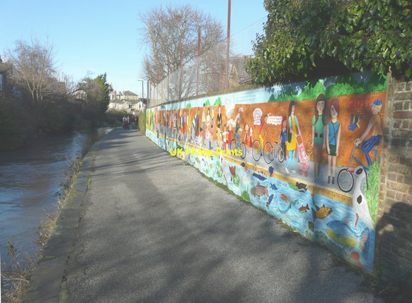 Photo 6"x4" The Happy River Mural, Barton Path Dover\/TR3141 c2014