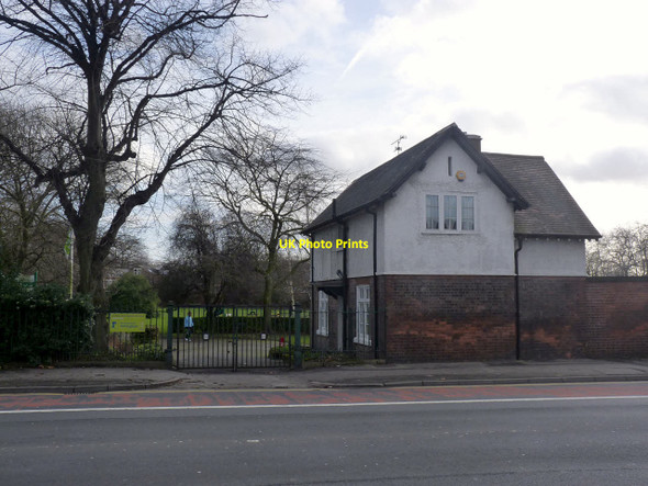 Photo 6"x4" Park keeper's lodge, Lenton Recreation Ground Nottingham\/SK5641 c2014