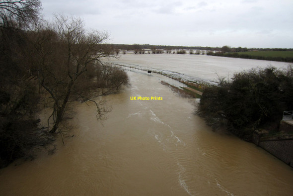 Photo 6"x4" The Great Ouse flowing through, and over, Ouse Valley Park Greenley c2014