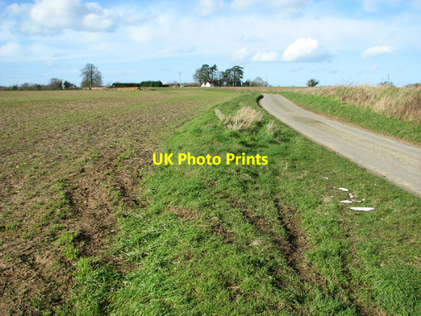 Photo 6"x4" To Woodton on Low Road Woodton c2014