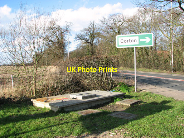 Photo 6"x4" This way to Corton Corton\/TM5497 c2014