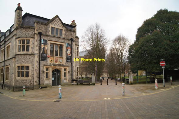 Photo 6"x4" Approach to Winchester Cathedral Winchester c2014 P1
