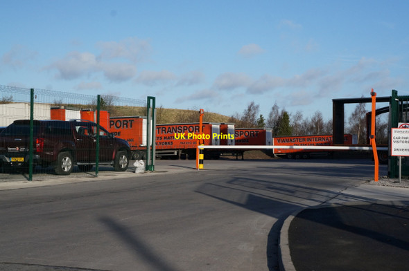 Photo 6"x4" Viamaster Transport Depot on Altofts Lane Normanton\/SE3822 c2014