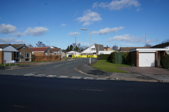 Photo 6"x4" Kings Chase off Haigh Road, Rothwell Rothwell\/SE3428 c2014