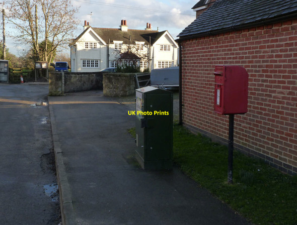 Photo 6"x4" Egginton postbox ref DE65 757 Egginton c2014