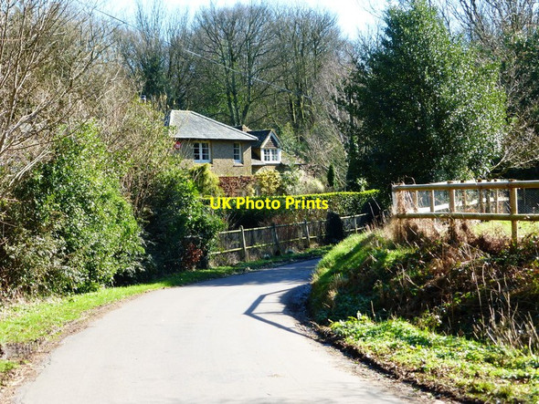 Photo 6"x4" House on bend in road near Soal Wood High Cross\/SU7126 c2014