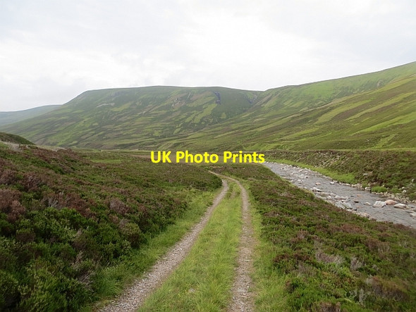 Photo 6"x4" Upper Glen Bruar Meall Odhar Ailleag c2013
