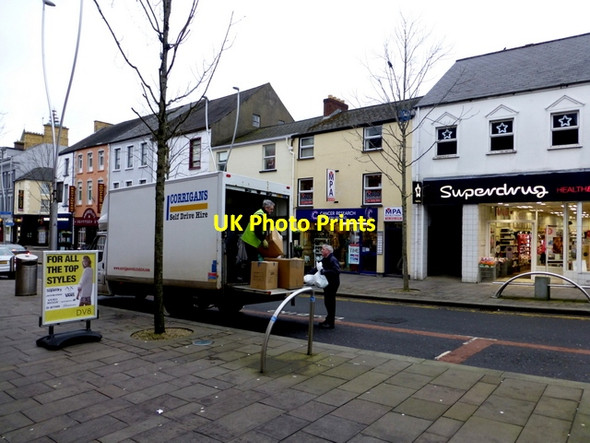 Photo 6"x4" Un-loading goods, High Street, Omagh Omagh c2014