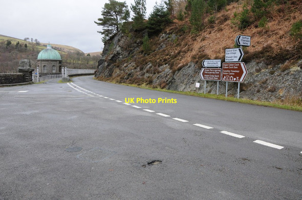 Photo 6"x4" Road junction in the Elan Valley Elan Village c2014