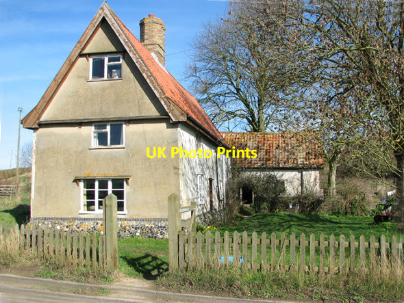 Photo 6"x4" Elm Farm - the farmhouse Hapton\/TM1796 c2014 P1
