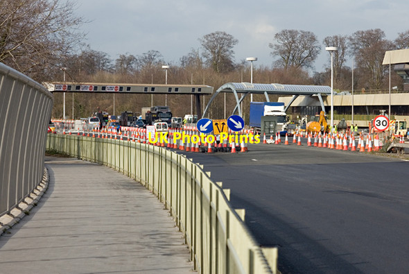 Photo 6"x4" Humber Bridge toll plaza roadworks Hessle\/TA0326 c2014