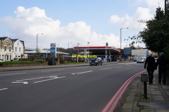 Photo 6"x4" Esso garage on North Hill, A1 Finchley c2014