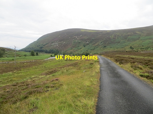 Photo 6"x4" Glen Tromie Clach-mheall c2013
