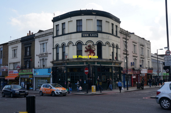 Photo 6"x4" The Lion on Holloway Road Camden Town c2014